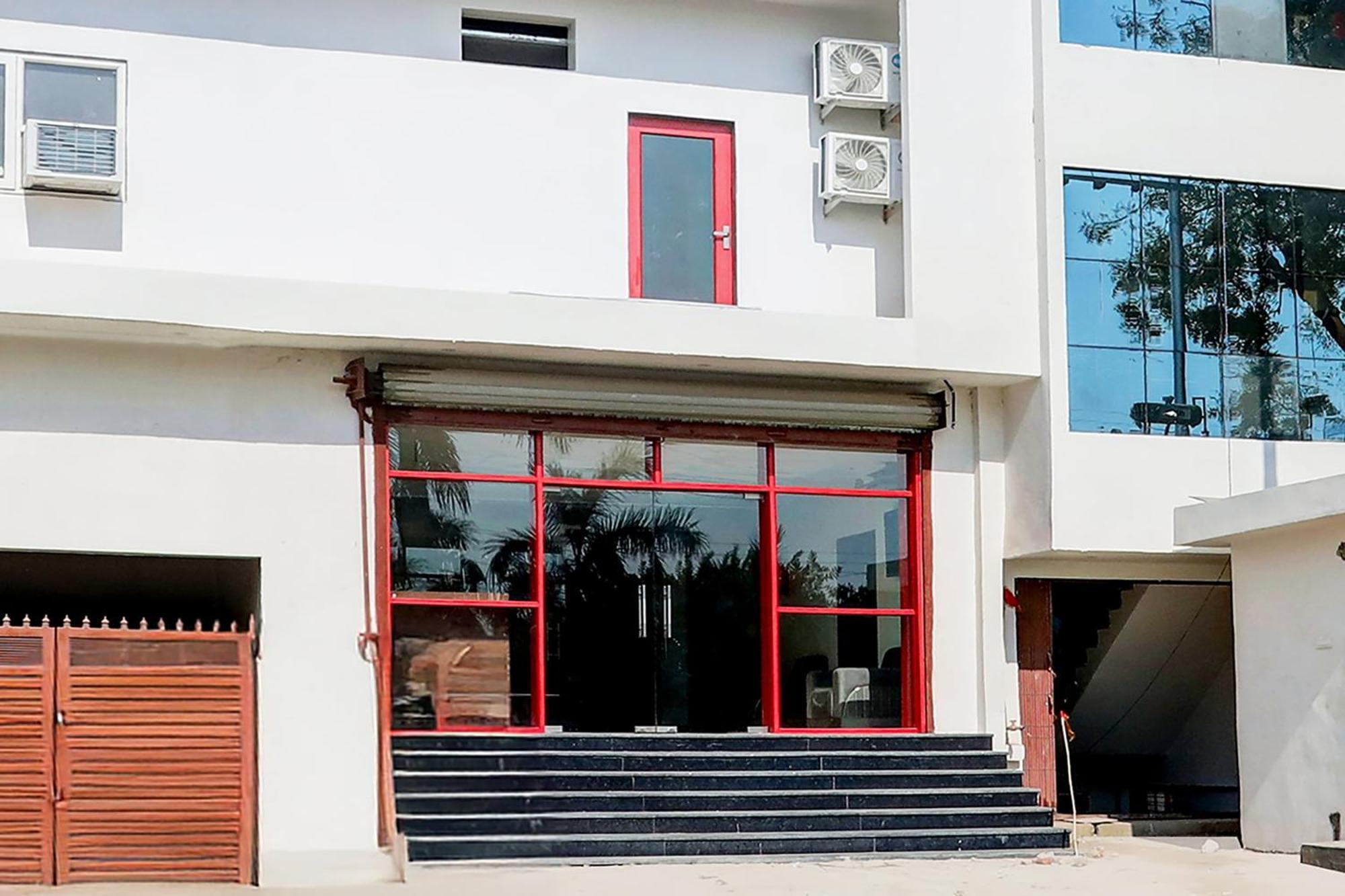 فندق Super Townhouse Balua Road Pahadiya فاراناسي المظهر الخارجي الصورة