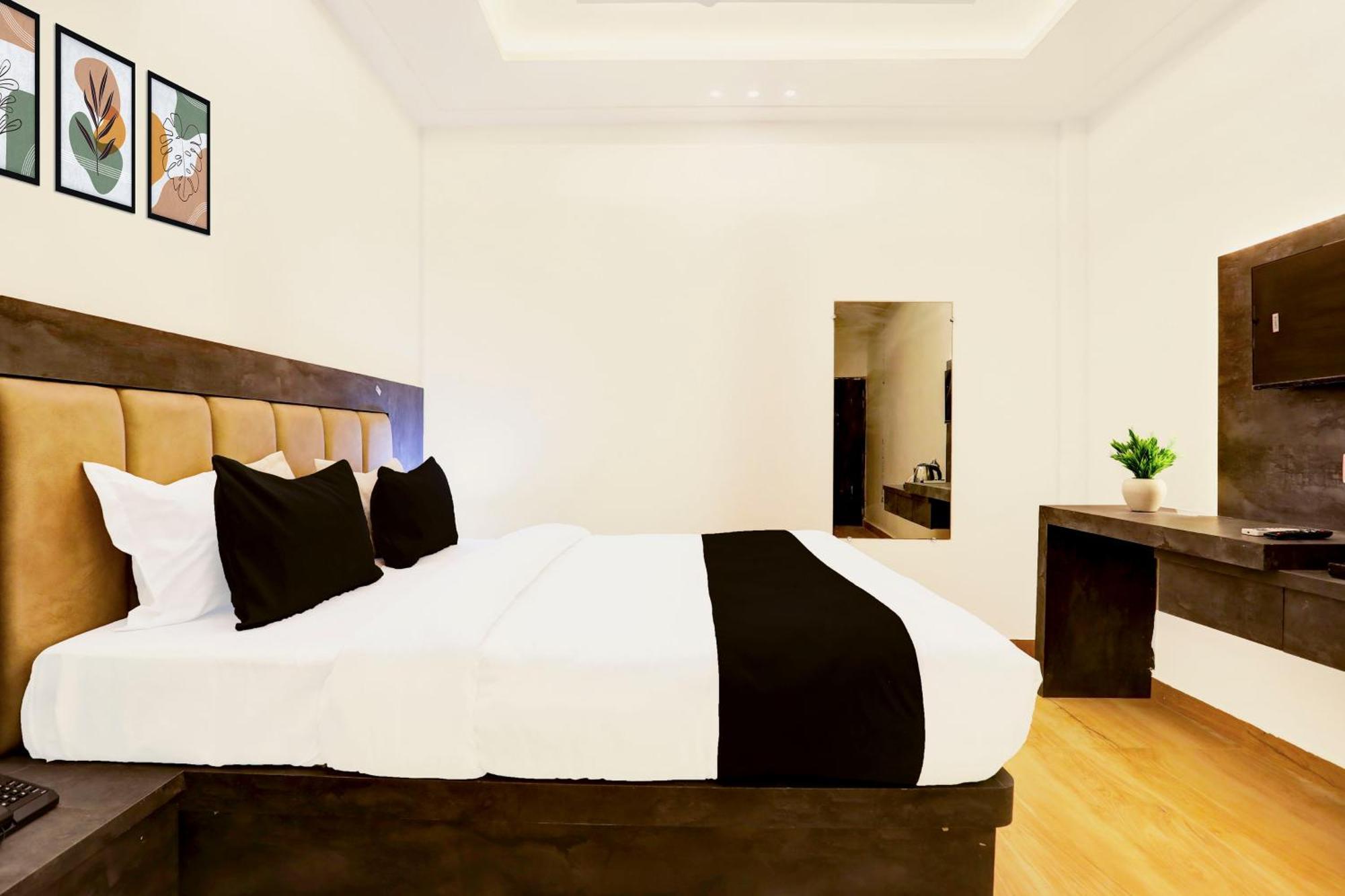 فندق Super Townhouse Balua Road Pahadiya فاراناسي المظهر الخارجي الصورة