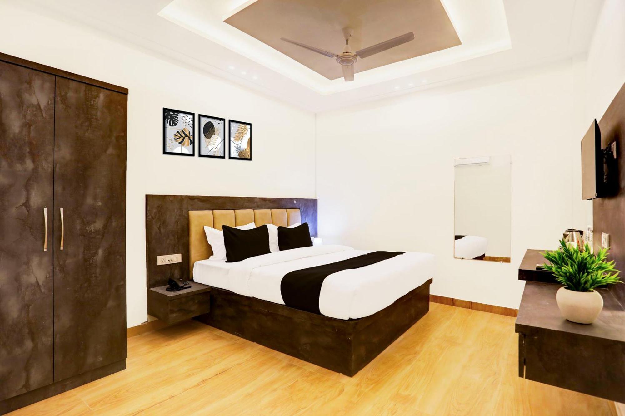 فندق Super Townhouse Balua Road Pahadiya فاراناسي المظهر الخارجي الصورة